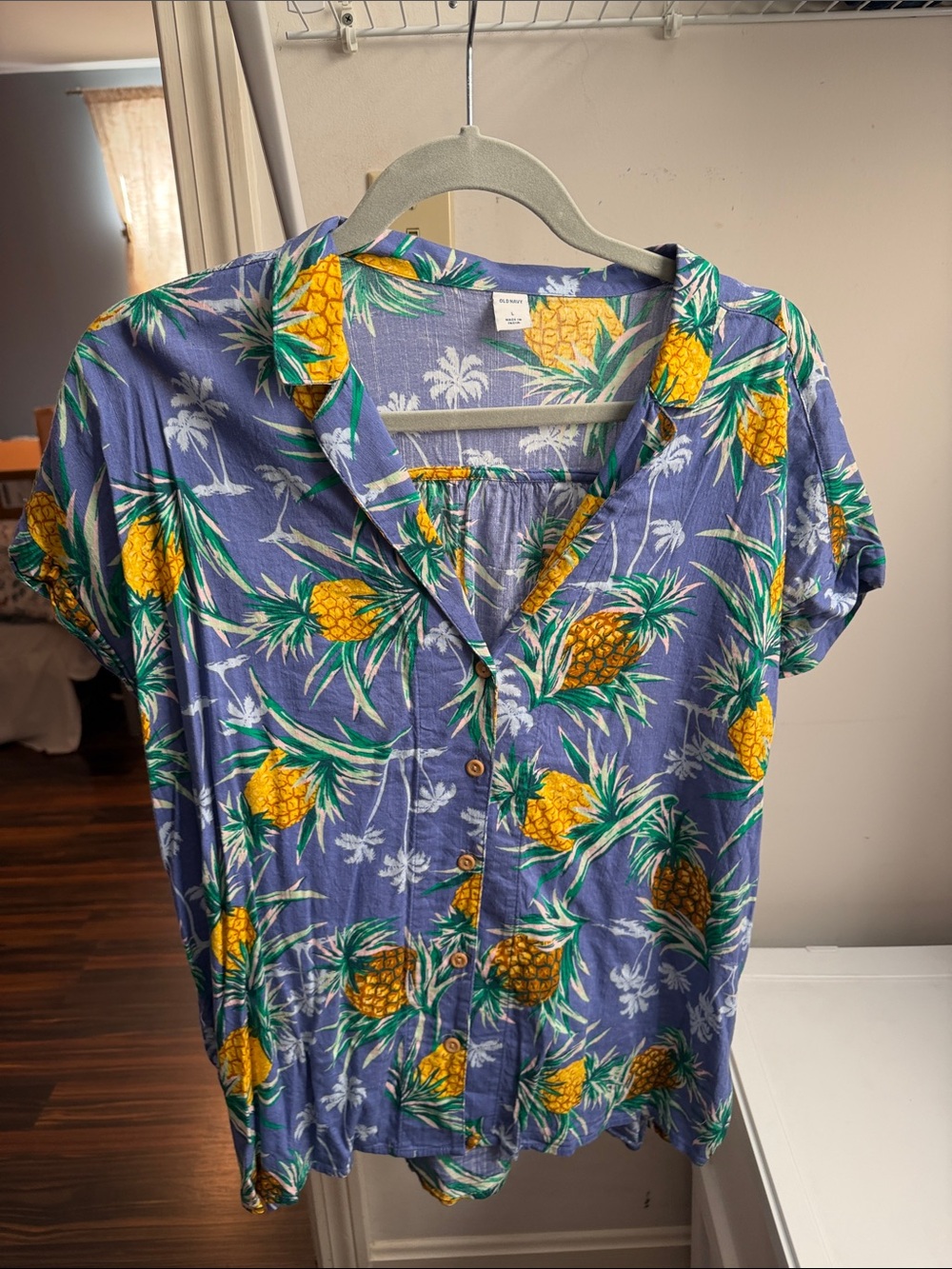 Old Navy US Women’s Large Pineapple Print Button-Front Shirt — Blue & Yellow